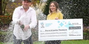 EuroMillions : elle est tellement riche qu’elle peut racheter tout son village
